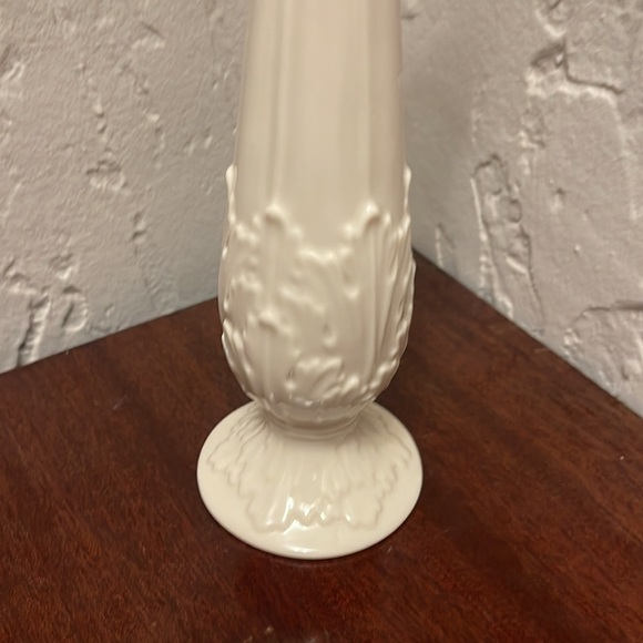Vintage Lenox Woodland Collection Ivory Vase - Picture 5 of 10